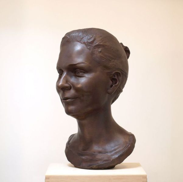 Frauenportrait Bronze Guss R. Barth etwas ueberlebensgross a