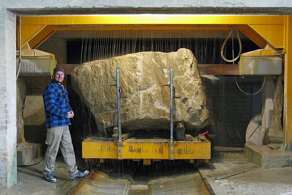 Ruehme Landwehr Steinrelief c Steinwerk Stichweh in Thueste  b
